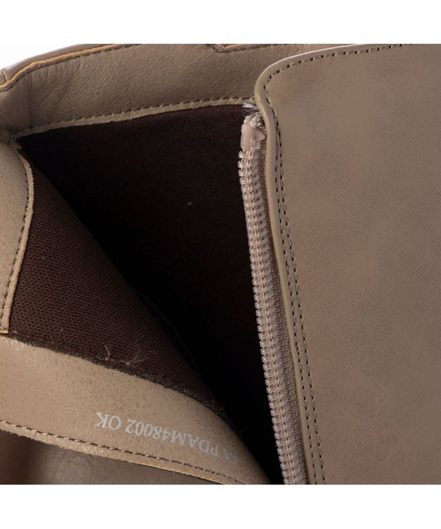 ing <Pitti>2WAYチャームショートブーツ オーク