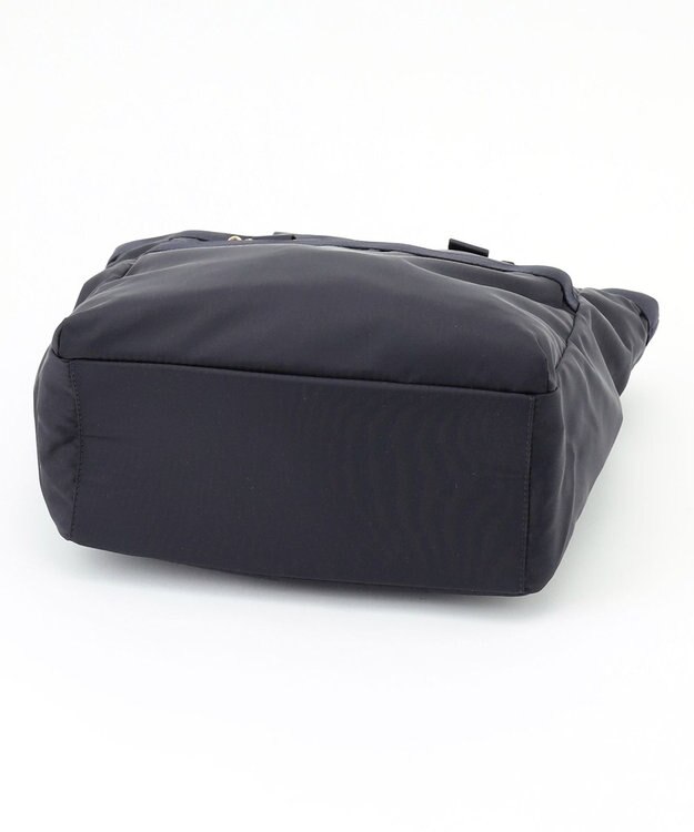 LA BAGAGERIE チャーム付き　ナイロンスクエアリュック ネイビー