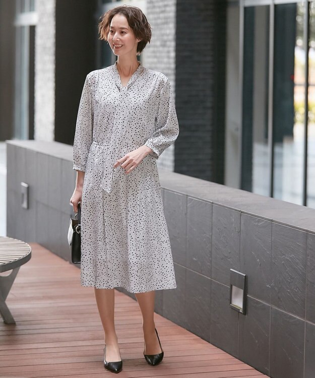 自由区 【XSサイズ～/洗える】フローイングドットプリント ワンピース ライトグレー系5
