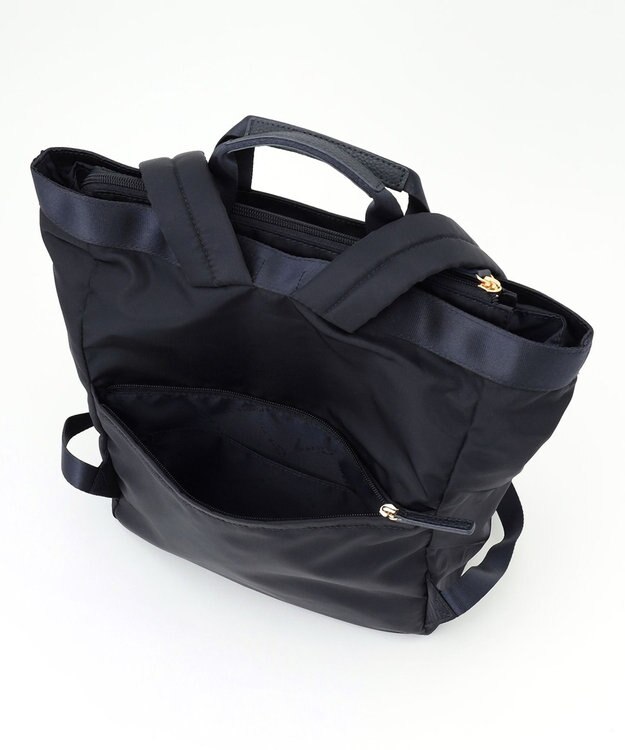 LA BAGAGERIE チャーム付き　ナイロンスクエアリュック ネイビー