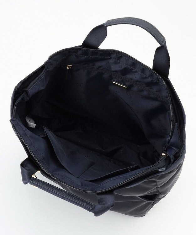 LA BAGAGERIE チャーム付き　ナイロンスクエアリュック ネイビー