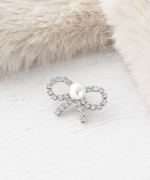 TOCCA 【百田夏菜子さん着用】【ブローチ取り外し可】BIJOUX RIBBON FURTIPPET ティペット アイボリー系