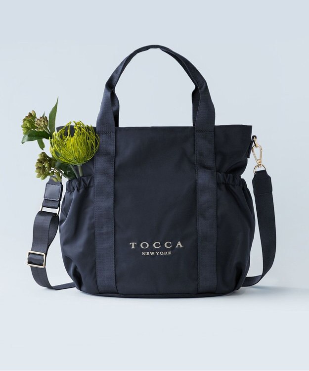 TOCCA 【WEB＆一部店舗限定・撥水・環境にやさしい素材】SANA SIDEPOCKET TOTE トートバッグ [新色]ネイビー系