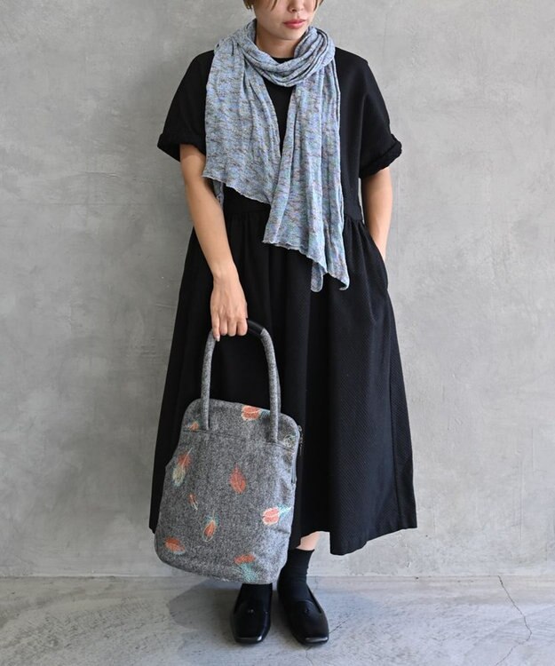 AND WOOL 〈上質な素材と手仕事から生まれた優しいニット〉シルクリネンのストール ブルーカスリ