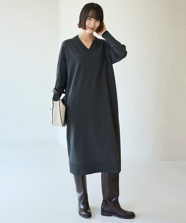 UNFILO 【野呂佳代さん着用】マイビューティニット Ｖネックワンピース チャコール