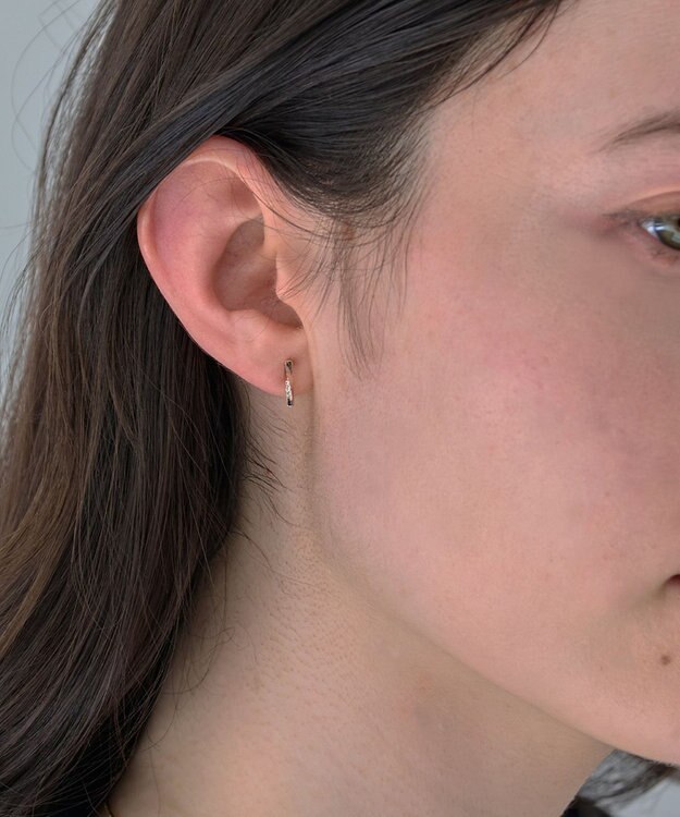 Phoebe 【金属アレルギー対応/痛くないシリーズ】ツイストバービジューライトフィットイヤリング　シャンパンゴールド シャンパンゴールド