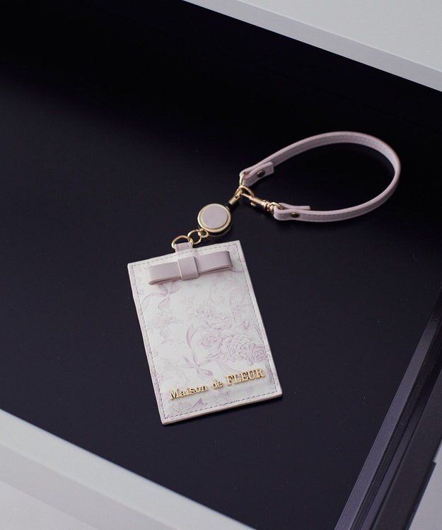 Maison de FLEUR リール付きフラワーガーデン柄パスケース Pink