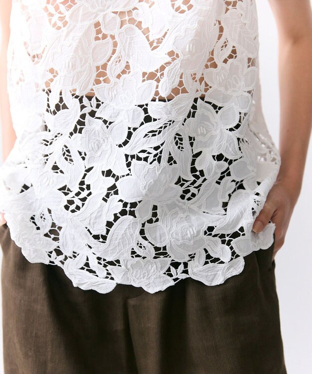 BEIGE， CITRINE / エンブロイダリーレースノースリーブブブラウス Off