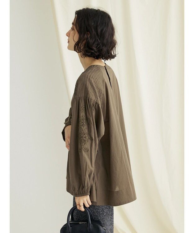 CRAFT STANDARD BOUTIQUE モチーフ刺繍ピンタックブラウス Khaki
