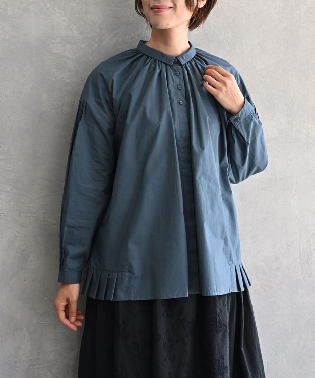 muuc 〈オーガニックコットン〉〈コットンブロード生地〉〈カラーにより異なる生地〉〈通年着られる〉コットン裾プリーツ ブラウス ブルーグリーン