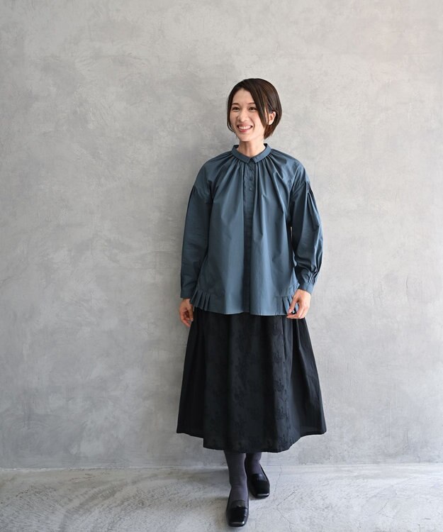 muuc 〈オーガニックコットン〉〈コットンブロード生地〉〈カラーにより異なる生地〉〈通年着られる〉コットン裾プリーツ ブラウス ブルーグリーン