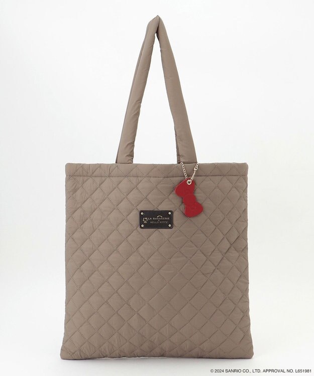 LA BAGAGERIE 【LA BAGAGERIE×HELLO KITTY】リボンチャーム付き　キルティングトート グレージュ