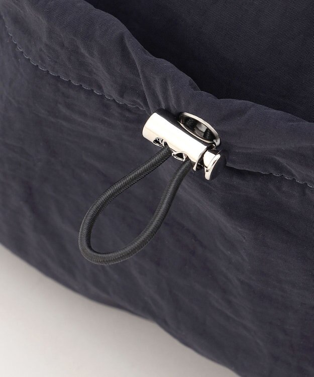 LA BAGAGERIE 【MONICA】クリンクルナイロン　ドロストショルダーバッグ ネイビー