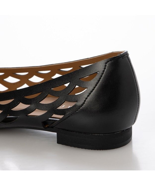 MODE ET JACOMO <carino>レーザーカットフラットパンプス ブラック