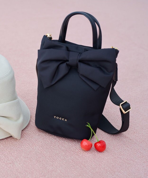 TOCCA 【泉里香さん着用】RIBBON KNOT NYLON MULTI BAG ナイロンマルチバッグ ブラック系
