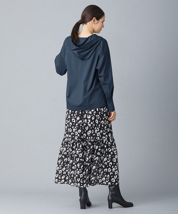 ICB 【洗える】コットンサテン プルオーバーブラウス パイングリーン系