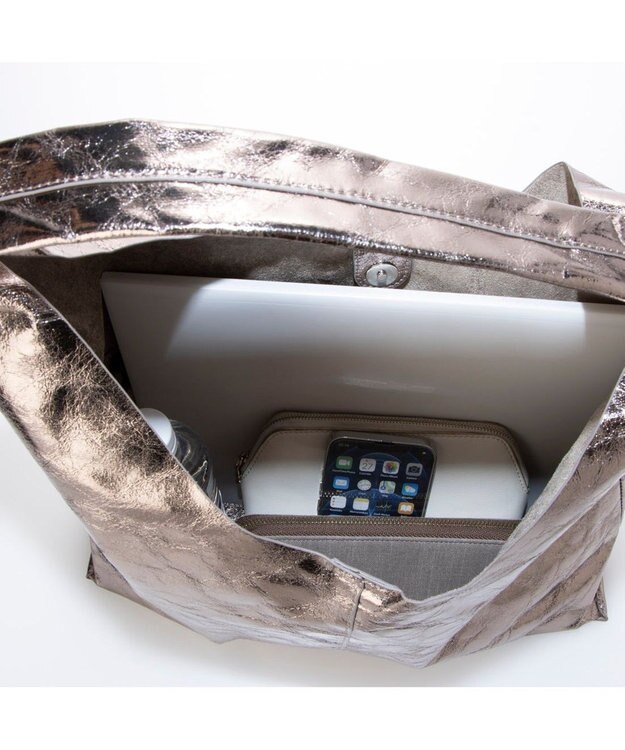 UNBILLION 【テレビ ドラマ着用アイテム】カシュカシュ cachecache / 一枚仕立てホーボーバッグ ダークシルバー