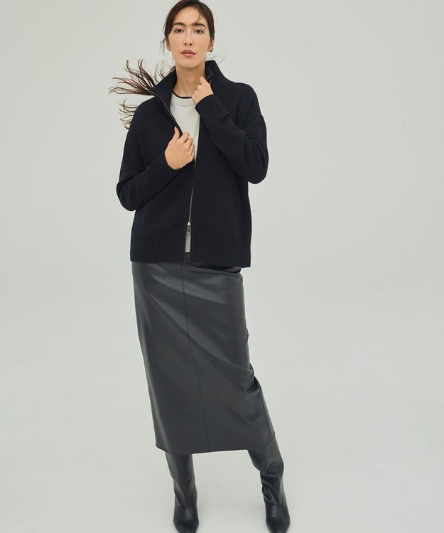 ICB 【新色追加】ソフトカシミヤミックス クルーネックニット トープ［ブラック配色］