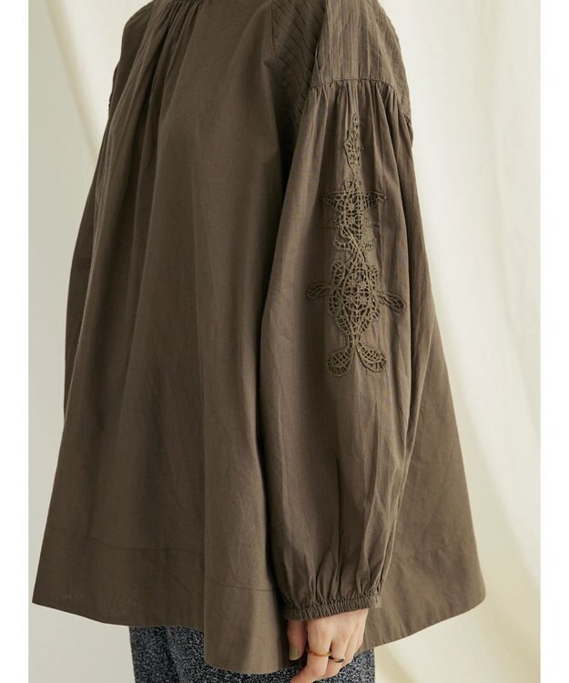 CRAFT STANDARD BOUTIQUE モチーフ刺繍ピンタックブラウス Khaki