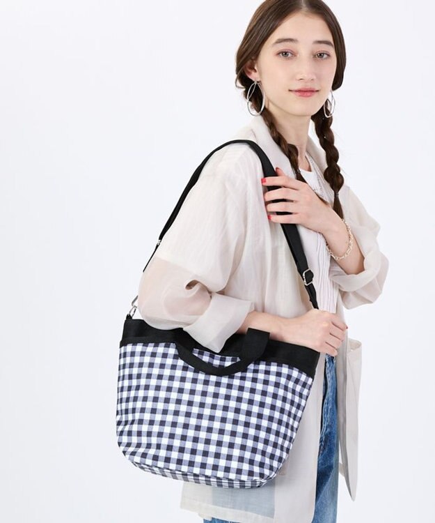 LeSportsac　ギンガムチェック×チェリー柄ショルダーバック LeSportsac（レスポートサック）の「MINI CROSSBODY チェリー
