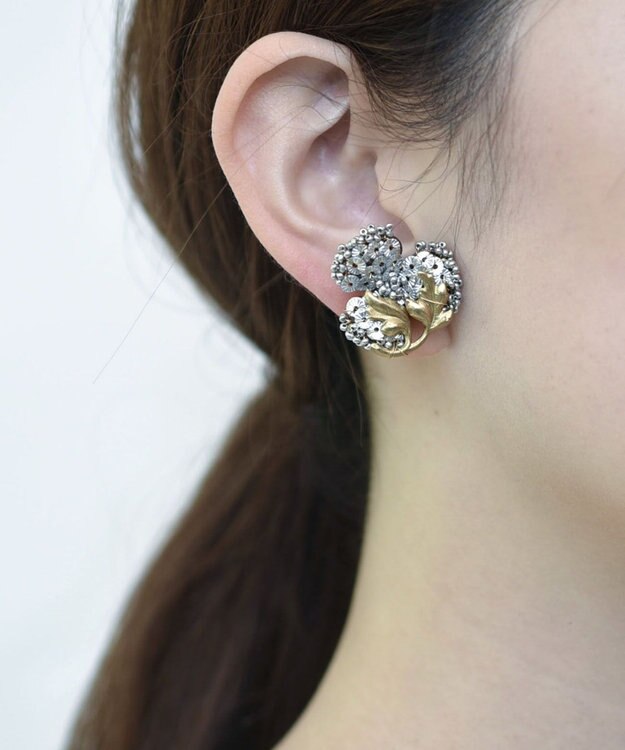 monshiro シュウメイギクビジュー イヤリング シルバー