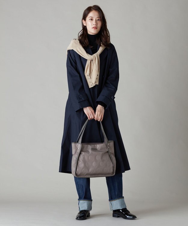 Y'SACCS ヒートエンボス ポルカドットトート Mサイズ グレージュ