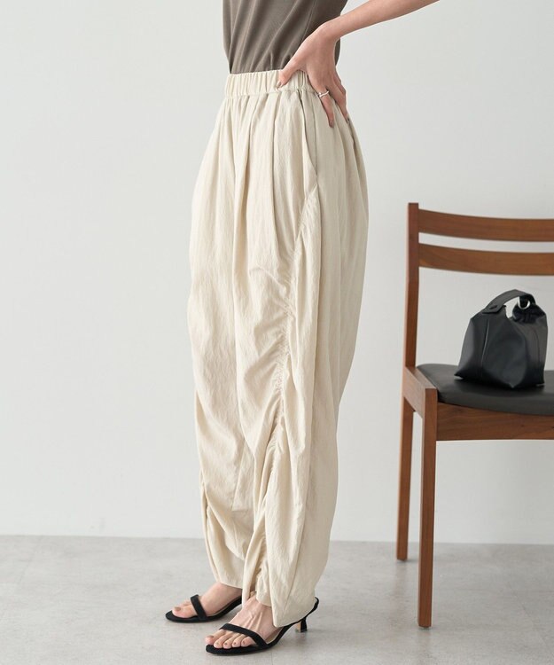 AMERICAN HOLIC ギャザーバレル風パンツ Ecru