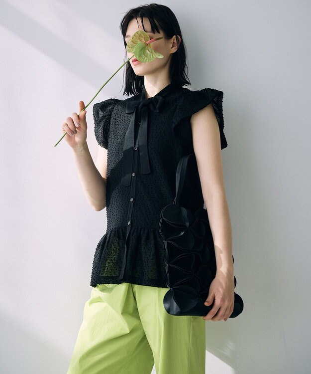 自由区 【カトリエムブーケ】Expression delicate ボウタイチュールトップス ブラック