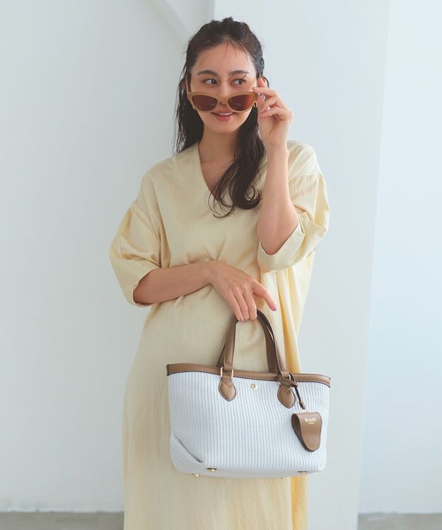 TOPKAPI 【Breath TOPKAPI】サングラスホルダー付き レザーコンビ カゴバッグ M ホワイト