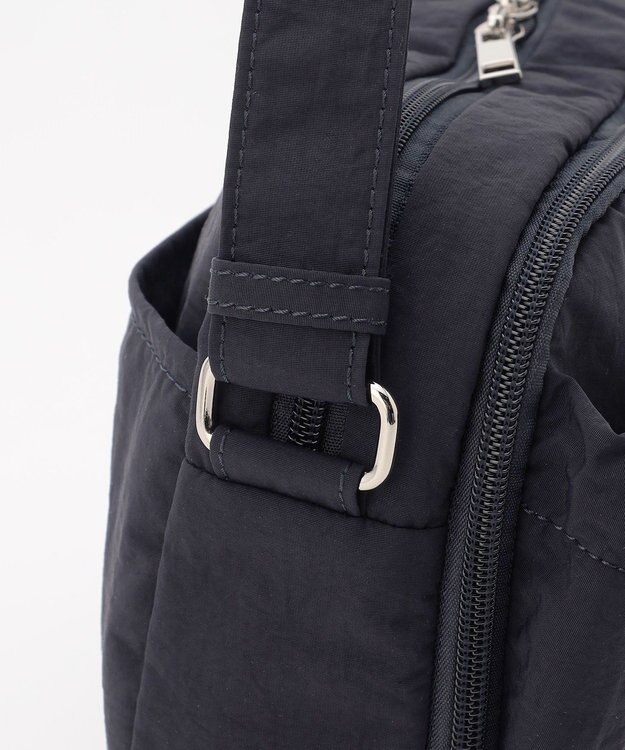 LA BAGAGERIE 【MONICA】クリンクルナイロン　ドロストショルダーバッグ ネイビー