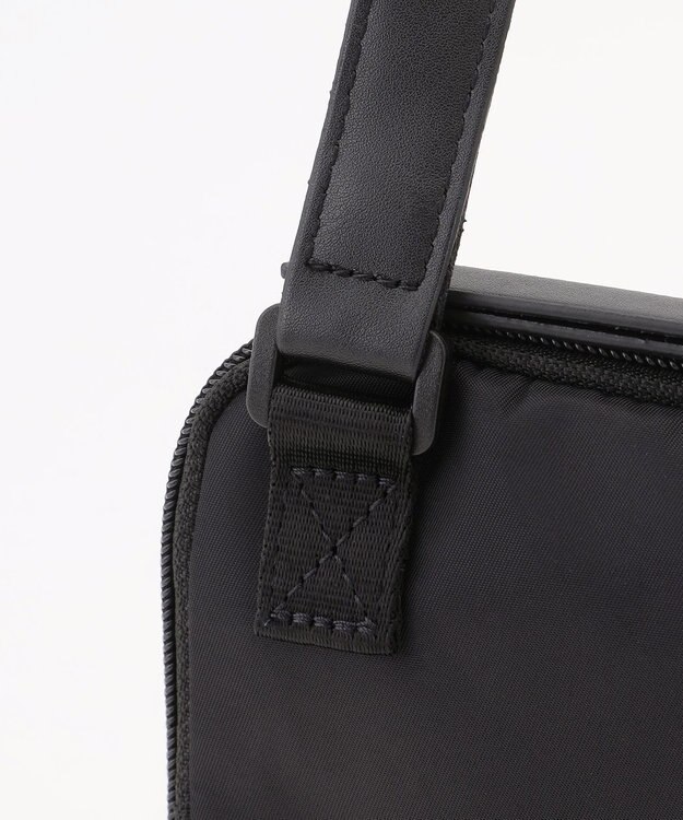 LA BAGAGERIE 【maison vert】 【撥水】撥水ナイロン多機能ポシェット ブラック