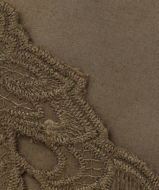 自由区 【洗える】裾刺繍エンブロイダリー ブラウス カーキ