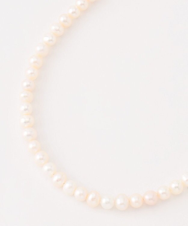 自由区 セミラウンドパールショート ネックレス ホワイト系