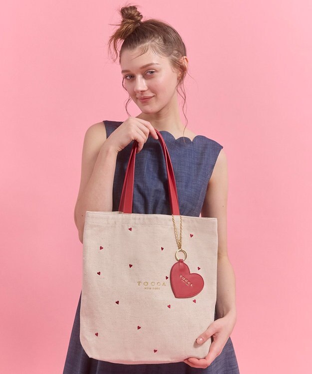 TOCCA 【chayさん着用】【WEB＆一部店舗限定・A4サイズ対応】LUCKY TWINKLE CANVASTOTE キャンバストートバッグ レッド系