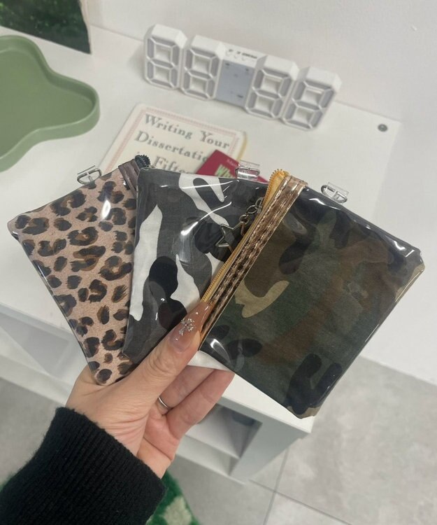 WEGO 総柄メタルクリアポーチ ブラウン