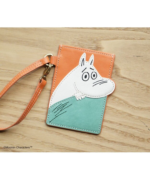 genten MOOMIN collection はみ出しパスケース「ムーミン」 トマトレッド