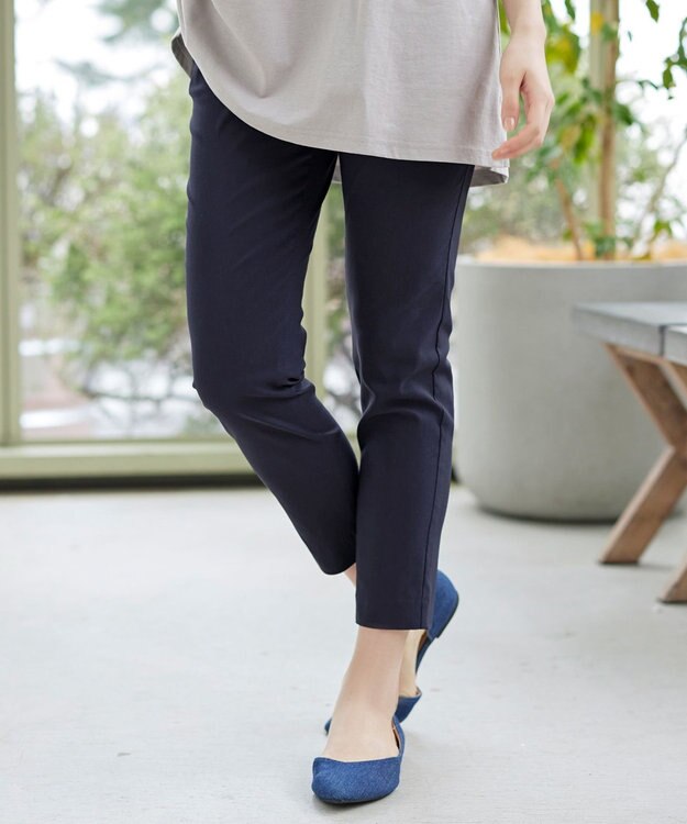 Tiaclasse L 麻混ストレッチテーパードパンツ ネイビー