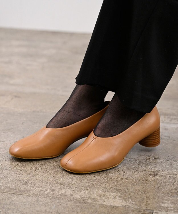 APOM オブリークトゥローヒールパンプス40 キャメル