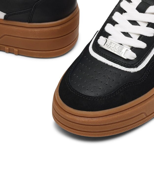 STEVE MADDEN COURTYARD レトロライクボリュームスニーカー ブラックホワイト