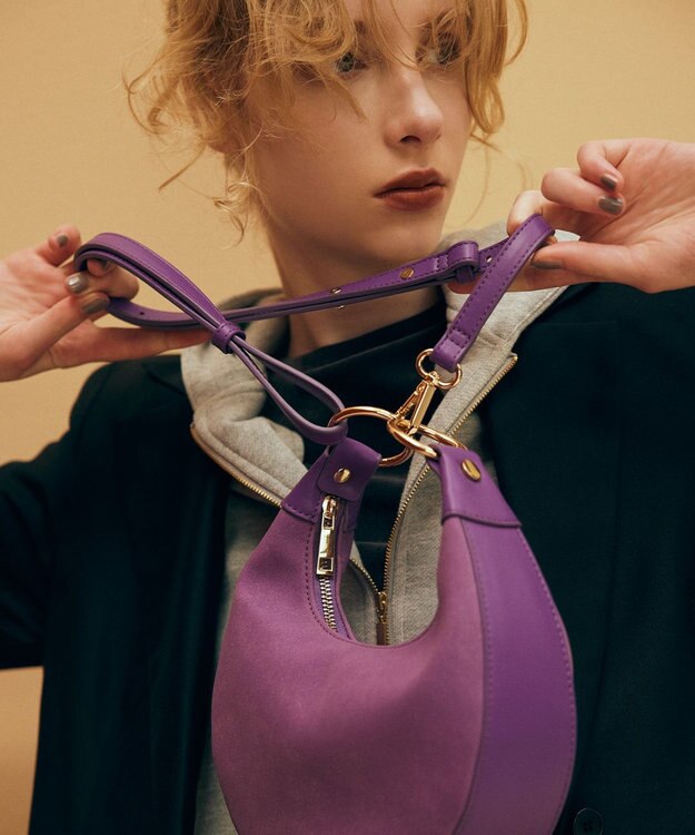 組曲 【加藤ローサさん着用】キャットショルダー バッグ パープル系