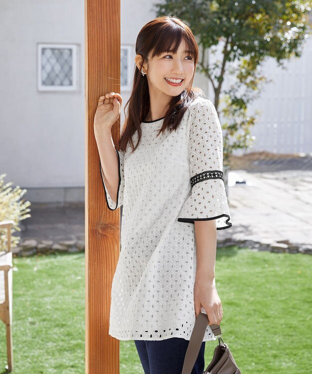 Tiaclasse 【小倉優子さん着用・洗える】パンチングレース配色チュニック オフホワイト×ブラック