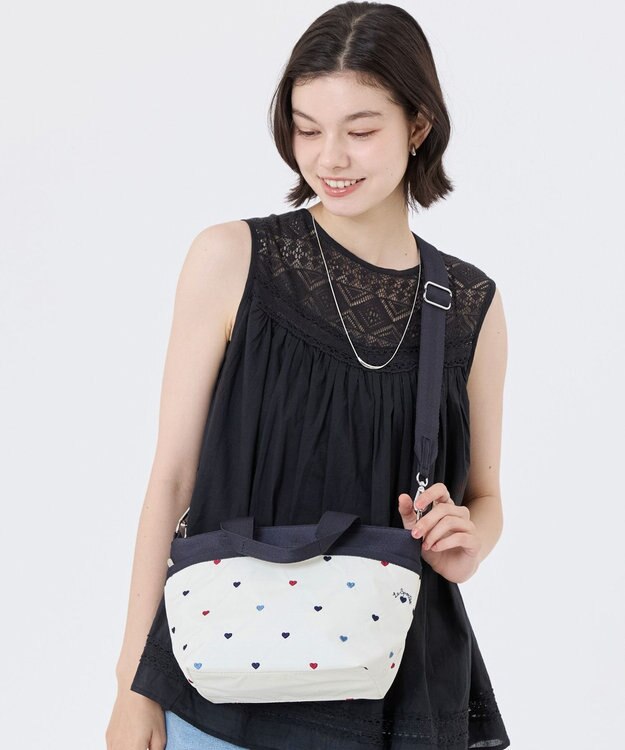 LeSportsac SMALL BUCKET TOTE/トリコロールハートエンブロイダリー トリコロールハートエンブロイダリー