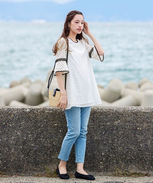Tiaclasse 【小倉優子さん着用・洗える】パンチングレース配色チュニック オフホワイト×ブラック