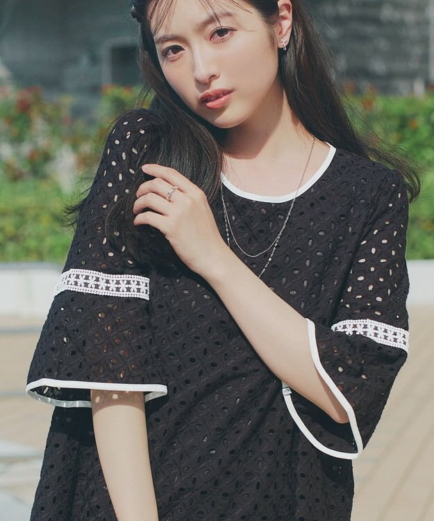 Tiaclasse パンチングレース配色チュニック ブラック×オフホワイト