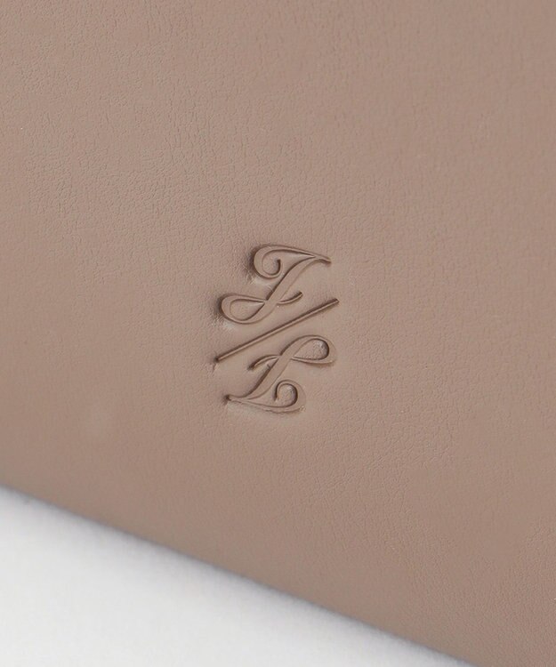 自由区 【SHIHOさん着用】フラップカーブミニクラッチ バッグ グレージュ