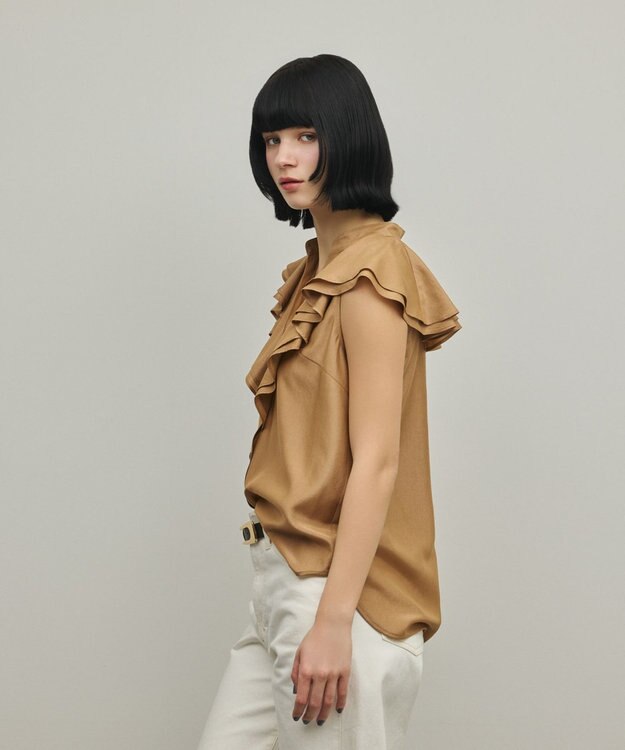 GRACE CONTINENTAL フリルスキッパーブラウス キャメル