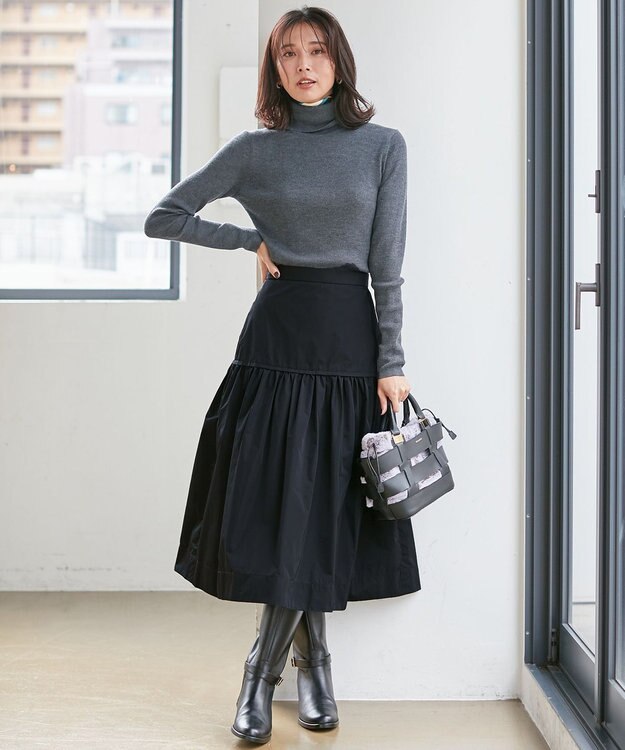 23区 メモリータフタ ティアード スカート ブラック系