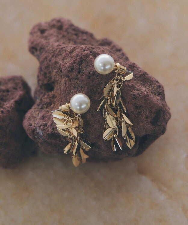 YECCA VECCA パールリーフピアス Gold
