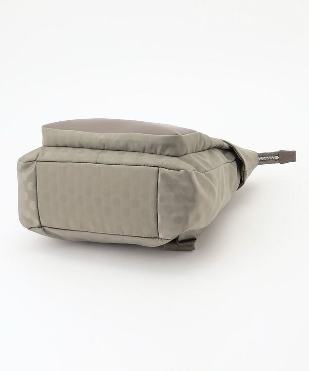 Y'SACCS はっ水ドットジャカード リサイクルレザーコンビ リュック グレージュ