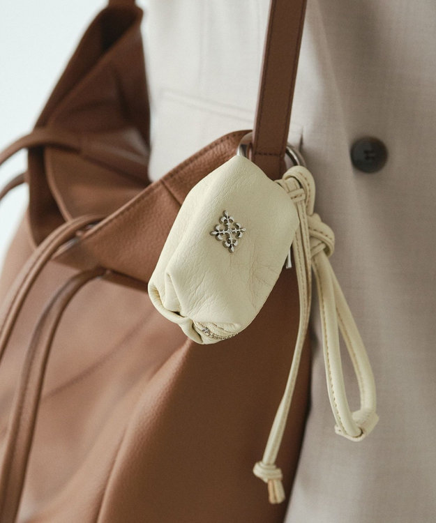 russet ラシット カラビナ付き レザーミニポーチ型チャーム ブラック russet チャーム カラビナ付き レザーミニポーチ型チャーム